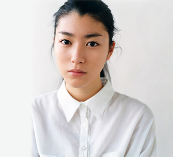 >女優の成海璃子が一般男性と結婚　女優の仕事は継続