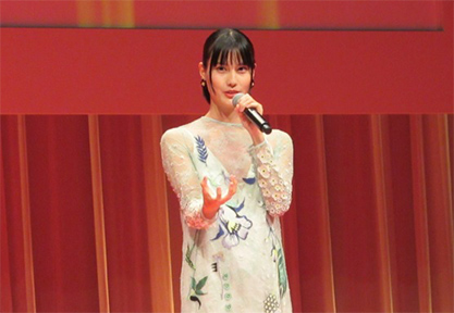 第３４回東京国際映画祭開幕　審査委員長イザベル・ユペール、アンバサダー橋本愛らがレッドカーペット 
