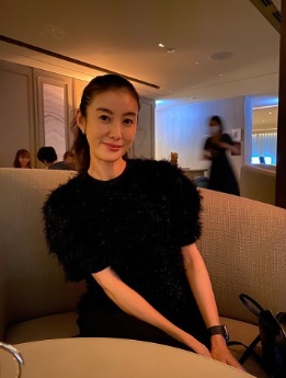 ともさかりえ、クリスマスに3度目の結婚をインスタで発表「人生の大先輩で編集者」 
