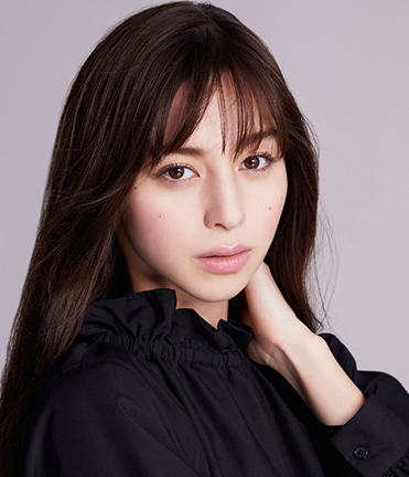 中条あやみ、IT企業社長と結婚「安心感があり、人として尊敬している方」