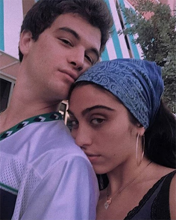 マドンナの長女ローデスがカメラマンと結婚へ