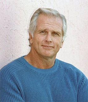 ターザン俳優ロン・エリーの妻が息子に刺殺される　息子は警察が射殺