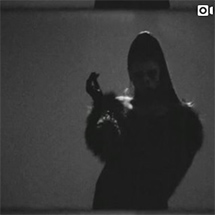 アリアナ・グランデが奇怪過ぎる顔のハロウィン扮装でファン騒然