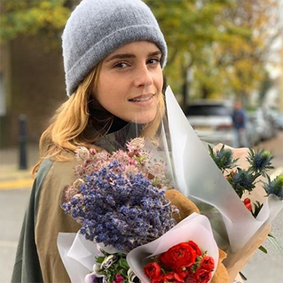 エマ・ワトソン婚約か　恋人レオ・ロビントンを抱きしめる左手薬指に指輪 
