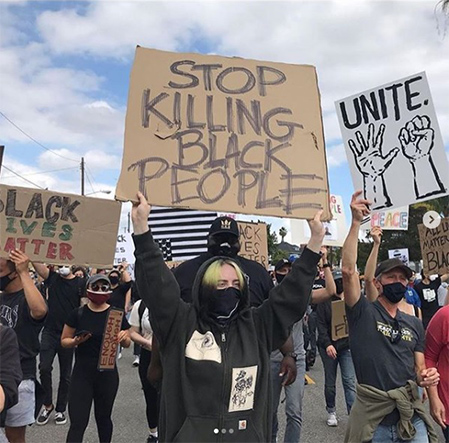 ビリー・アイリッシュ、カーラ・デルヴィーニュ、アンバー・ハードらも抗議デモに参加