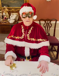 エルトン・ジョン、サンタになってファンにクリスマスのメッセージ