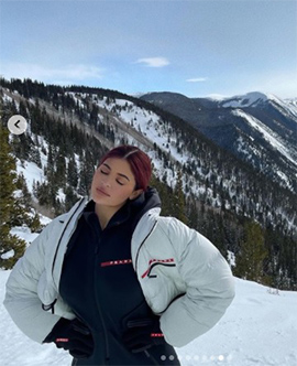 カイリー、ケンダル＆クリス・ジェンナー、アスペンの1か月4600万円の別荘で新年
