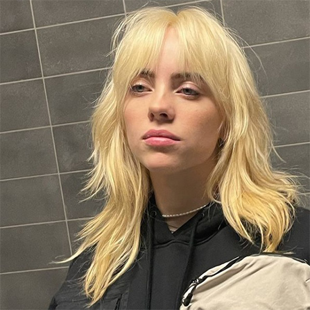 ビリー・アイリッシュ、過去の“アジア人中傷発言”を謝罪「がく然としたし恥ずかしかった」
