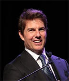 トム・クルーズ、ヘリでイギリス湖水地方に降臨しハイカー仰天　「MI:7」クランクアップ
