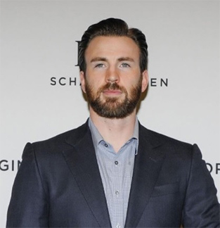 クリス・エヴァンス、米誌「People」の「最もセクシーな男」に選ばれる 
