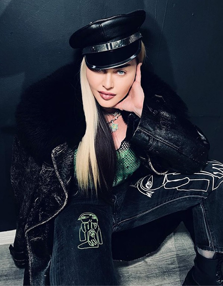 マドンナがプーチン大統領を批判「ロシアの無意味で貪欲なウクライナ侵攻を止めなければならない!」 
