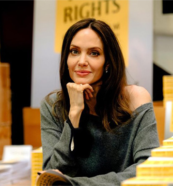  アンジェリーナ・ジョリー、ウクライナ侵攻非難「子どもたちが最も高い代償を払うことになる」
