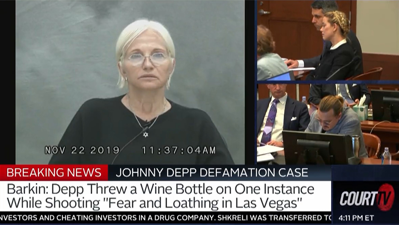 元恋人エレン・バーキンが証言、「嫉妬深いジョニー・デップからワインボトルを投げつけられた」 
