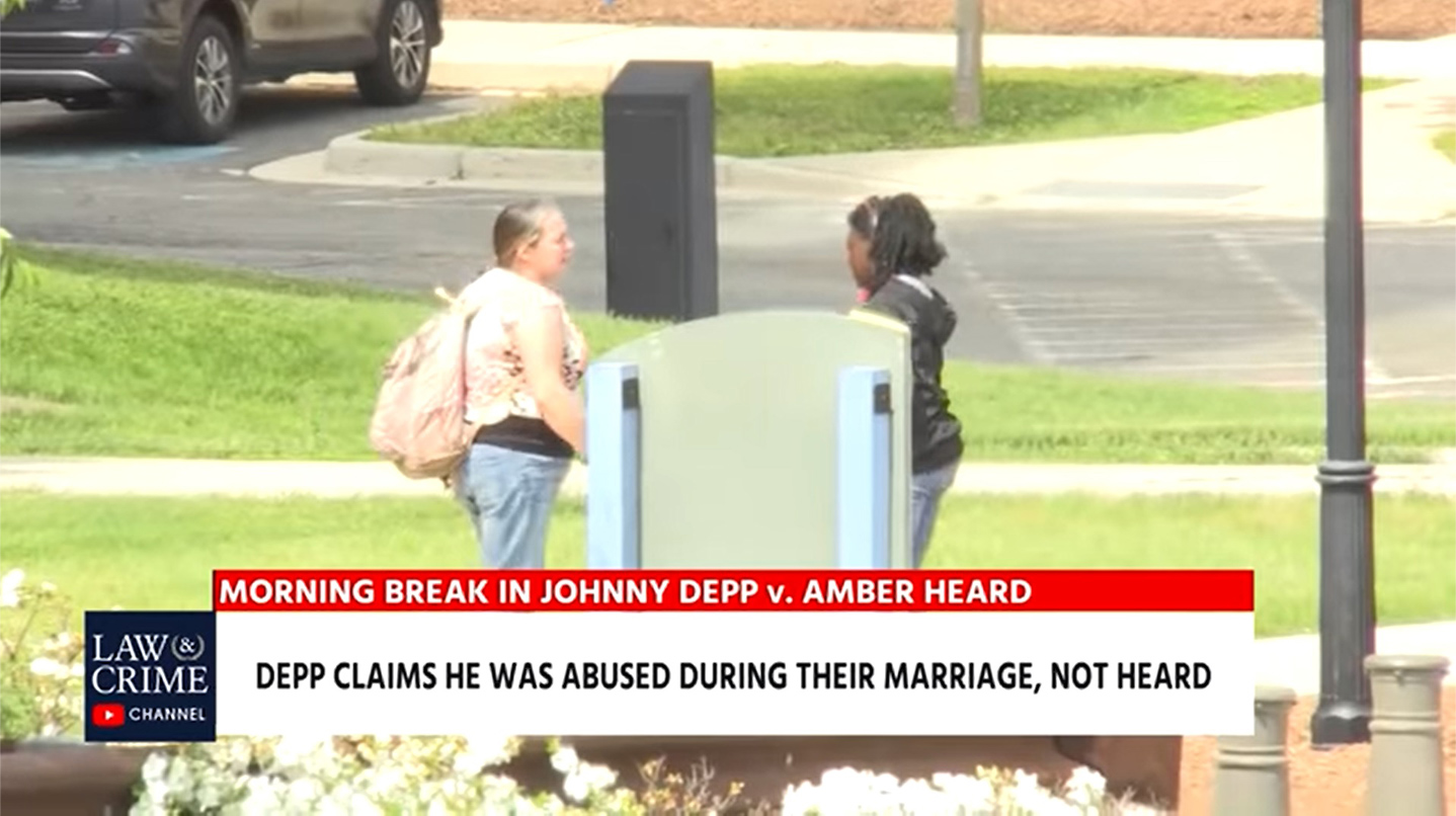 ジョニー・デップ仰天！？　法廷で赤ちゃんを抱いた女性が「この子はあなたの子」と主張 
