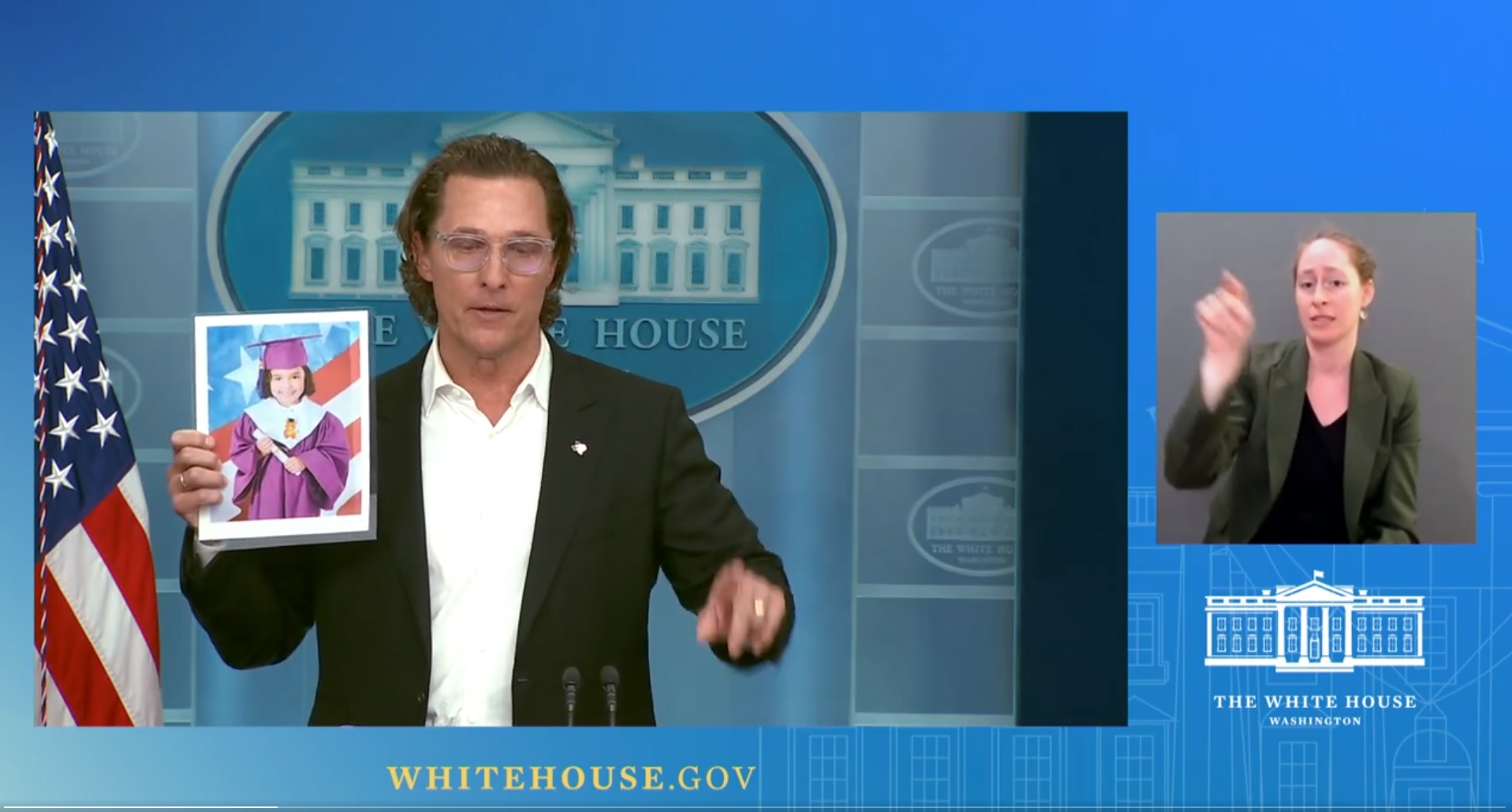 マシュー・マコノヒー、ホワイトハウスで「銃規制」を訴え感極まる 
