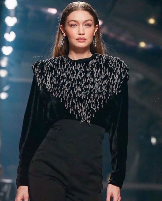 ジジ・ハディッド、ツイッターをやめる「ヘイトと偏見の巣窟」 
