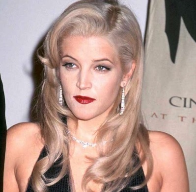 リサ・マリー・プレスリーさんの死は減量手術が原因だった　米医師が指摘 