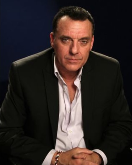 米俳優トム・サイズモアさん死去　61歳　脳動脈瘤で昏睡状態続き家族決断
