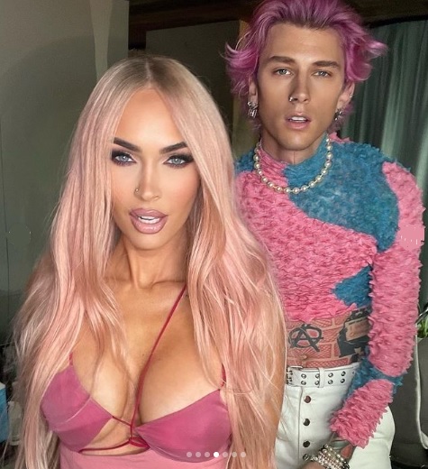 マシンガン・ケリーとミーガン・フォックス、ハワイで復縁　ビーチで手をつなぎ歩く
