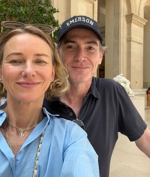 ナオミ・ワッツとビリー・クラダップが結婚か　ウェディングドレスとお揃いの指輪で帰宅
