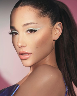 アリアナ・グランデ、離婚へ　破局報道の中SNSから結婚式の写真を削除