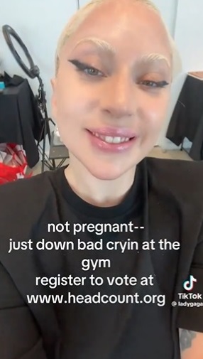 レディー・ガガ、妹の結婚式で浮上した妊娠の噂を否定「妊娠はしていません。ただ…」