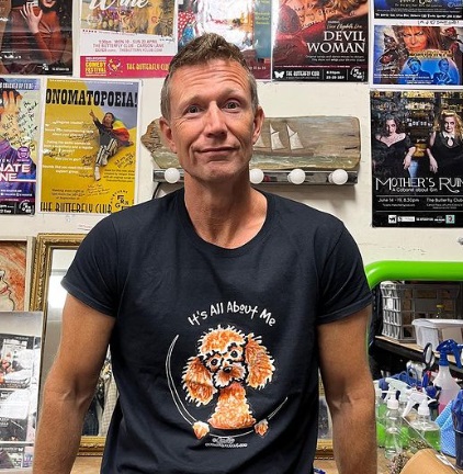 コメディアンのトニー・ナイトさん 事故死　54歳　フェス会場で木の枝が落下