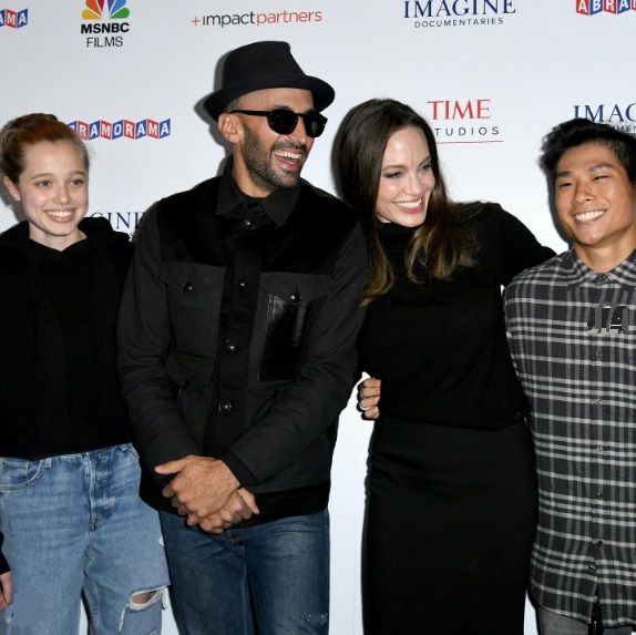 アンジェリーナ・ジョリーとブラッド・ピットの次男パックスさんがEバイクで事故　ノーヘルで頭部を負傷し病院に救急搬送