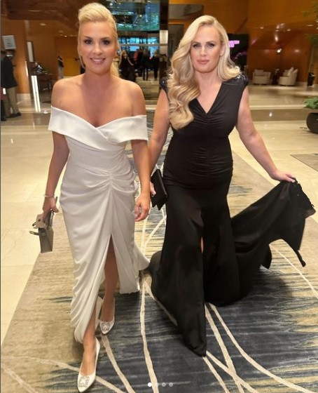 米女優レベル・ウィルソン、デザイナーのラモーナ・アグルマとイタリアで挙式 