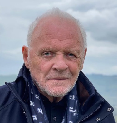 ロス山火事　アンソニー・ホプキンスの邸宅、パリス・ヒルトンの別荘など多数のセレブの家が全焼
