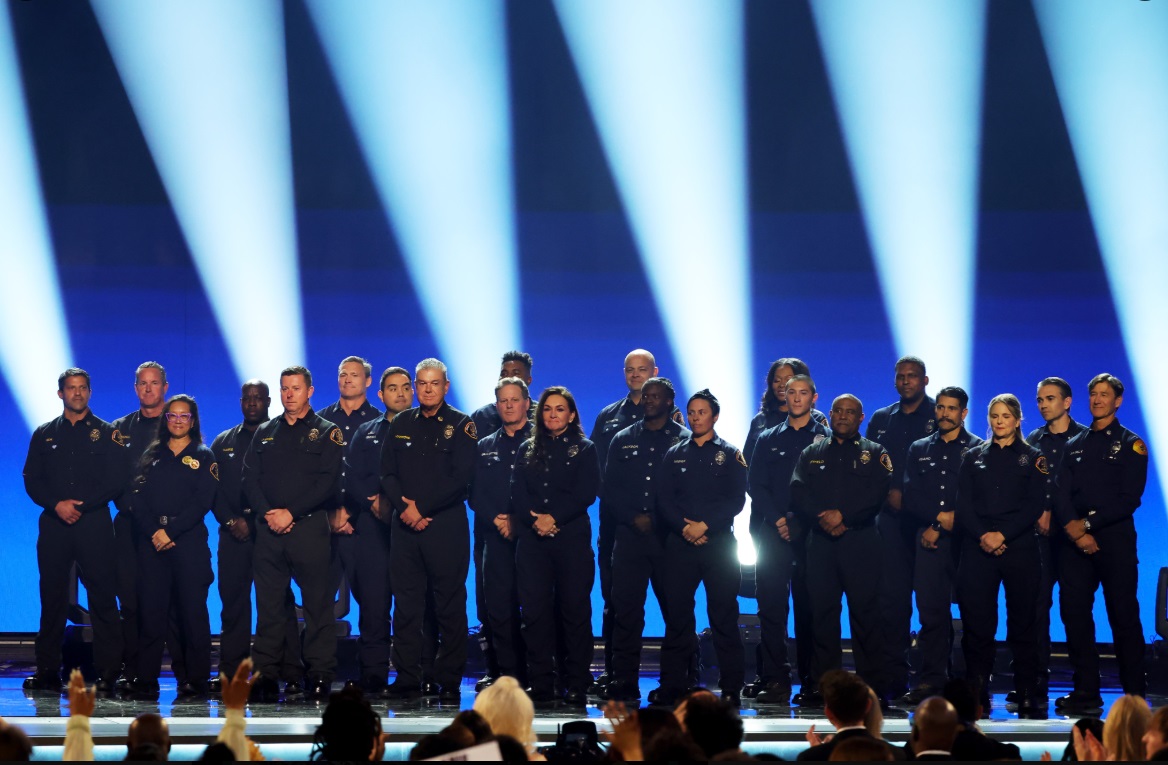 ビヨンセ、グラミー賞年間最優秀アルバム賞を初受賞　ロサンゼルス消防士がプレゼンター