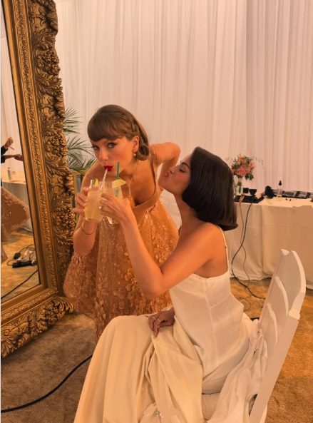 セレーナ・ゴメス、結婚式で撮影する親友テイラー・スウィフトをインスタで公開