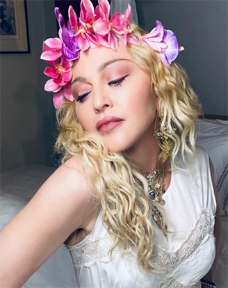 マドンナが恋人や子供たちとジャマイカで６２歳のバースデーパーティー
