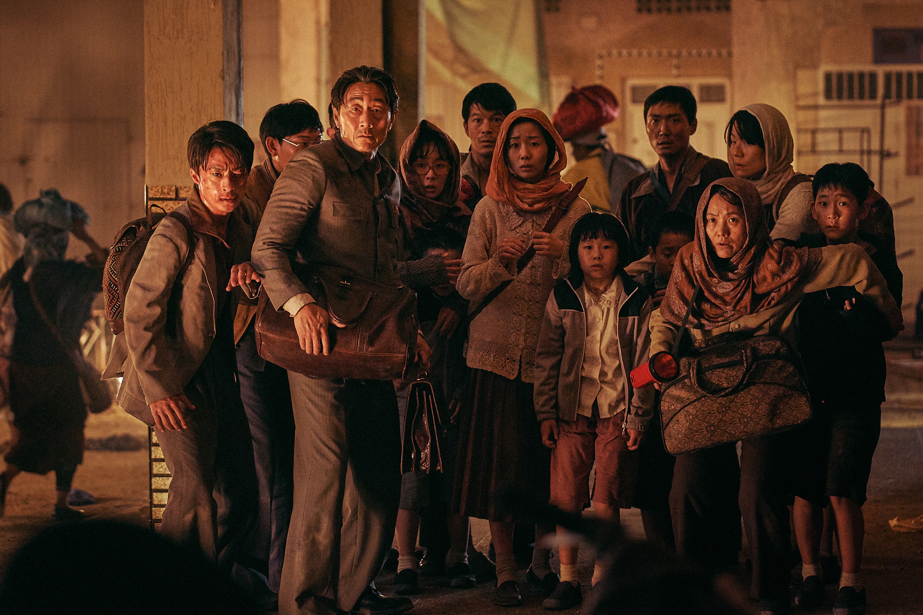 「モガディシュ　脱出までの14日間」ソマリア内戦に巻き込まれた韓国と北朝鮮の大使館員たちの緊迫の脱出劇
