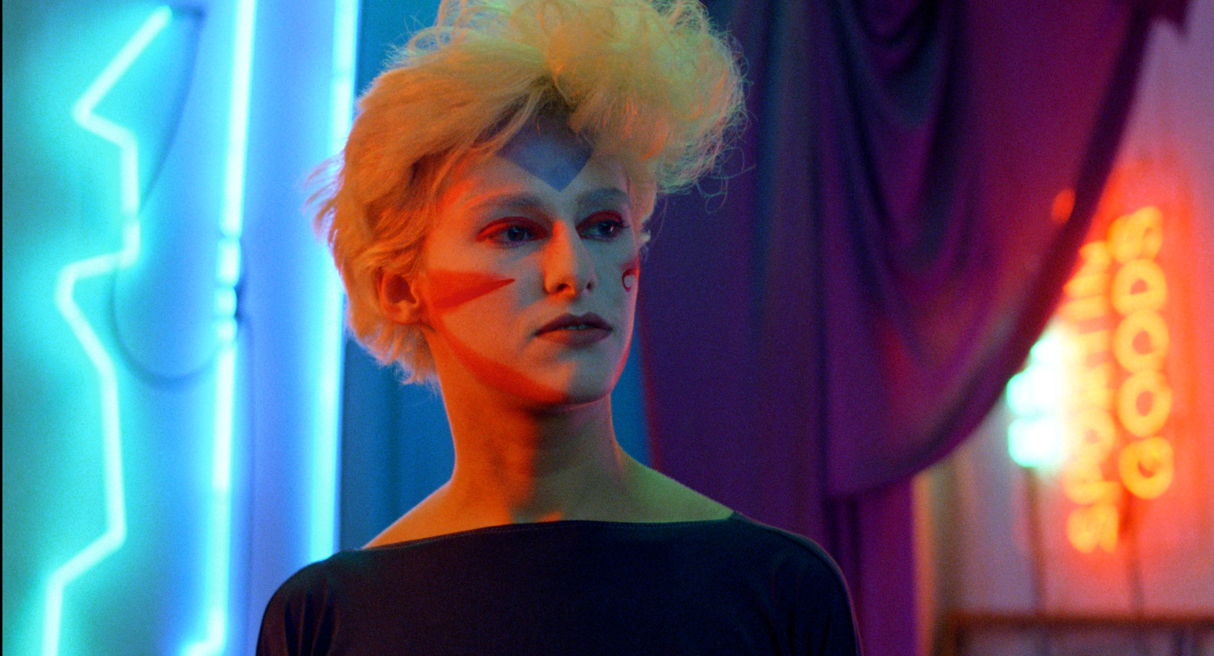 「奇想天外映画祭2022」上映作品「リキッド・スカイ」が緊急アンコール公開
