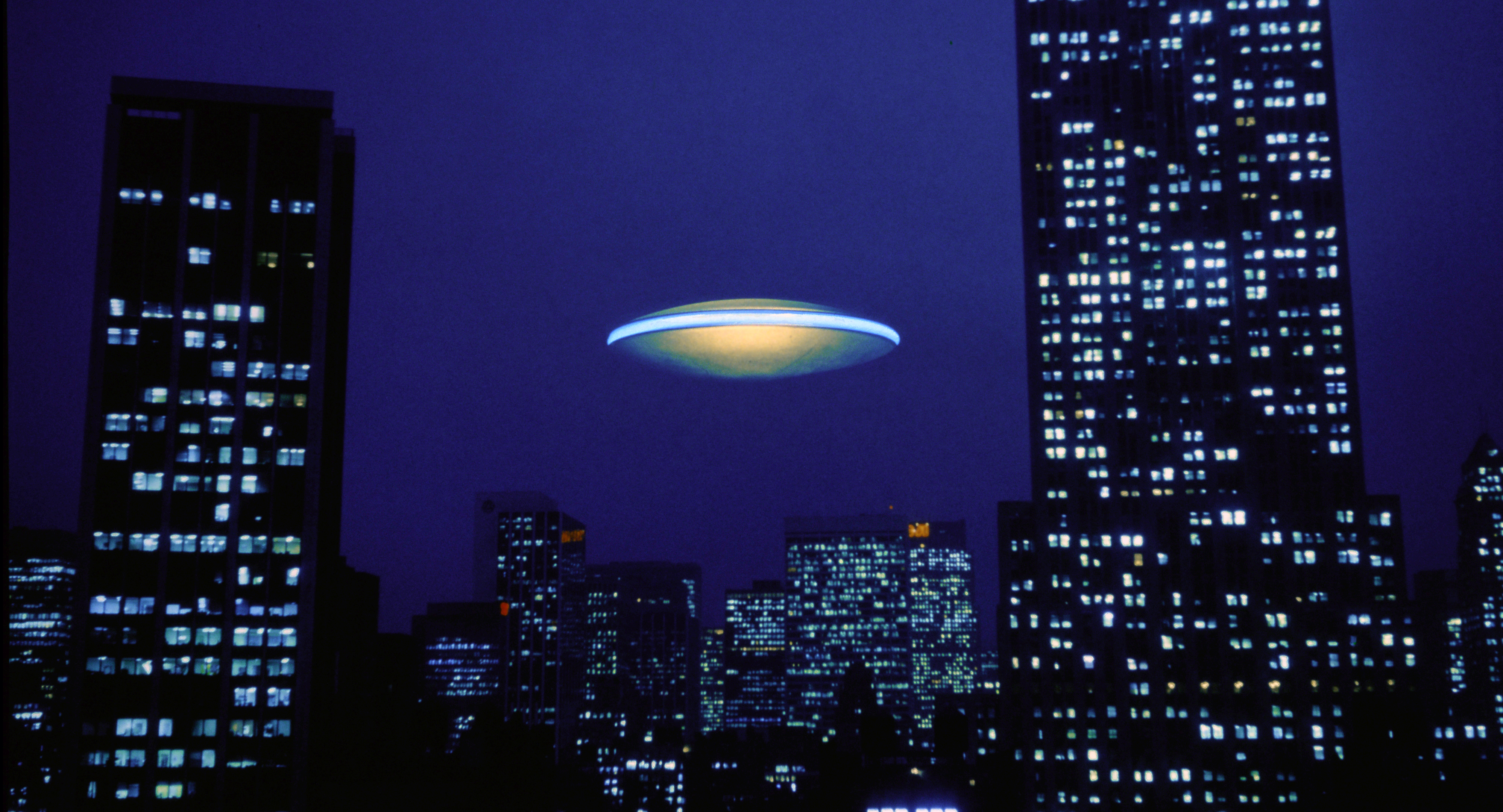 「奇想天外映画祭2022」上映作品「リキッド・スカイ」が緊急アンコール公開
