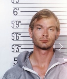 米連続殺人犯ダーマーのドラマとハロウィン仮装を被害者の母親が非難「家族を拷問にかける」
