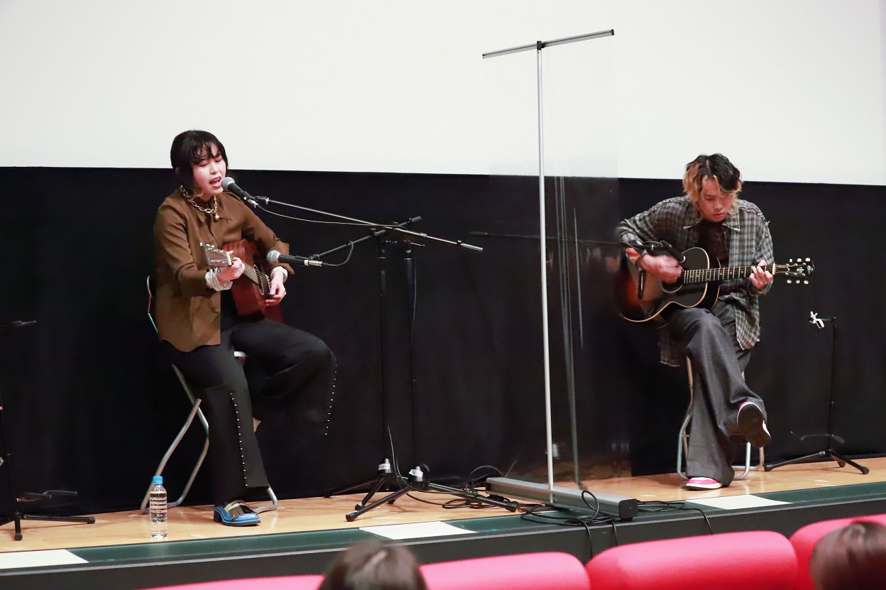 映画「恋のいばら」公開記念イベント　主題歌のchilldspot、城定秀夫監督登壇 
