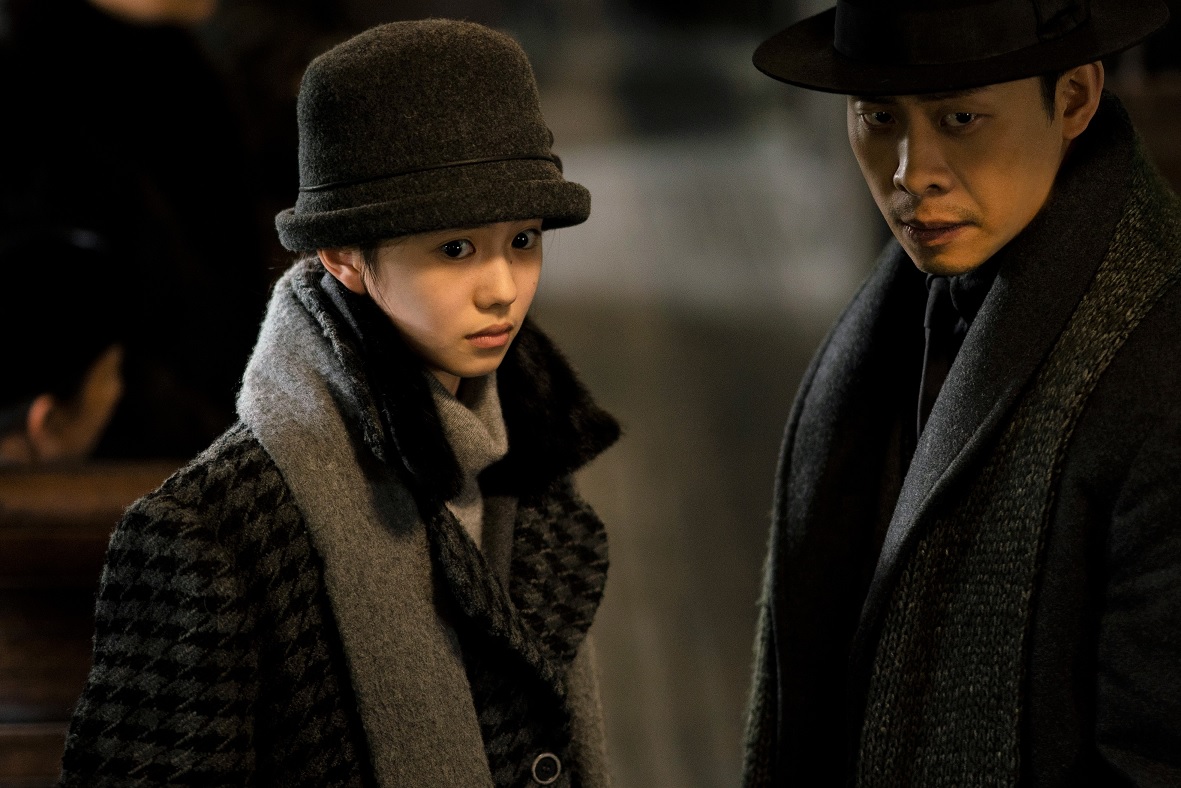 「崖上のスパイ」 チャン・イーモウ監督初のスパイ・サスペンス大作
