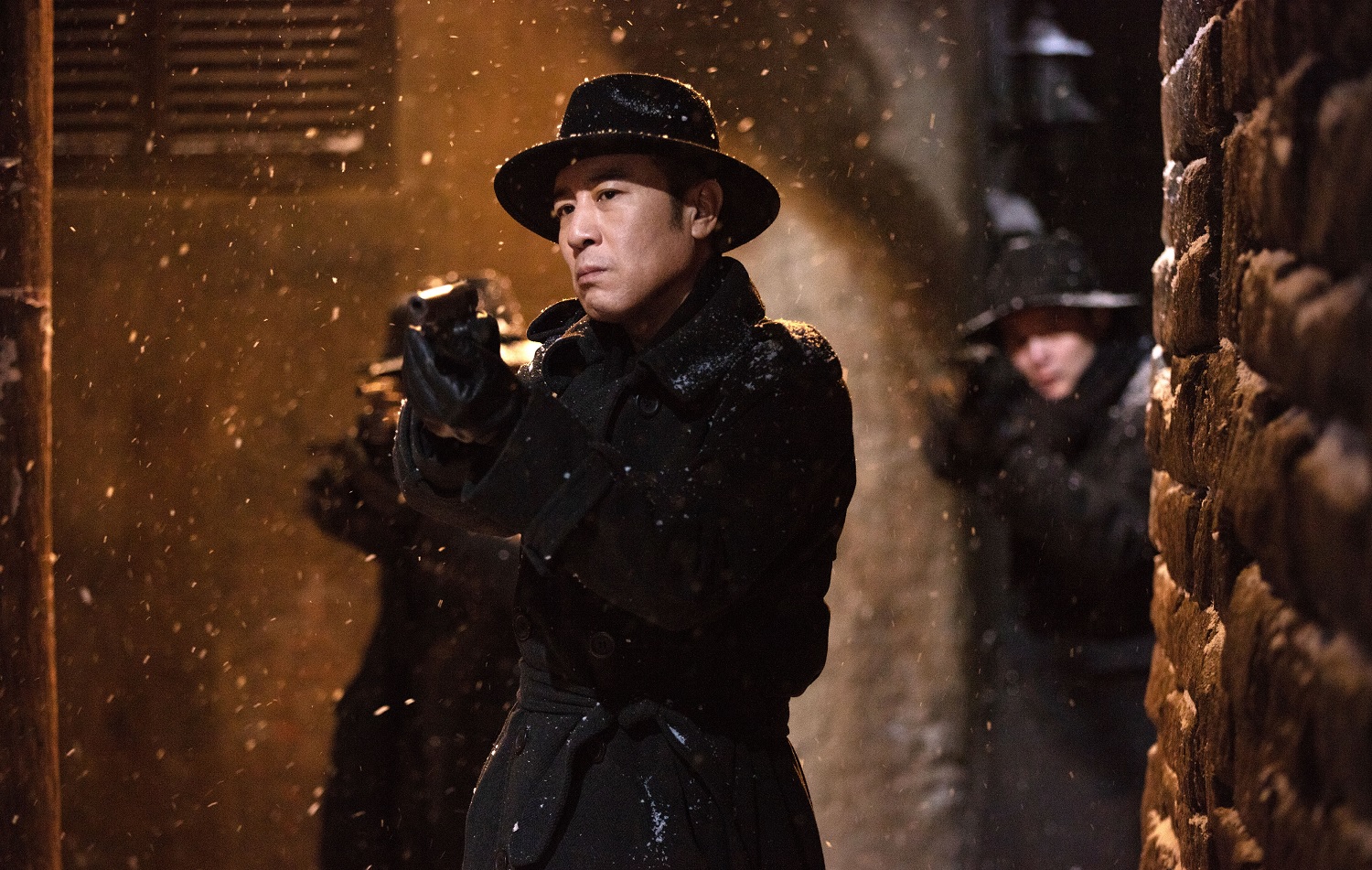 「崖上のスパイ」 チャン・イーモウ監督初のスパイ・サスペンス大作
