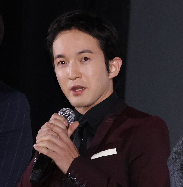 映画「親のお金は誰のもの 法定相続人」初日豚挨拶　比嘉愛未、三浦翔平ら登壇
