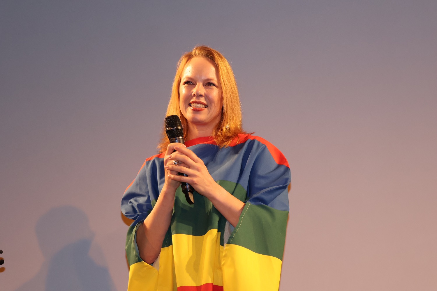 松重豊が映画「枯れ葉」の主演女優とトークショー