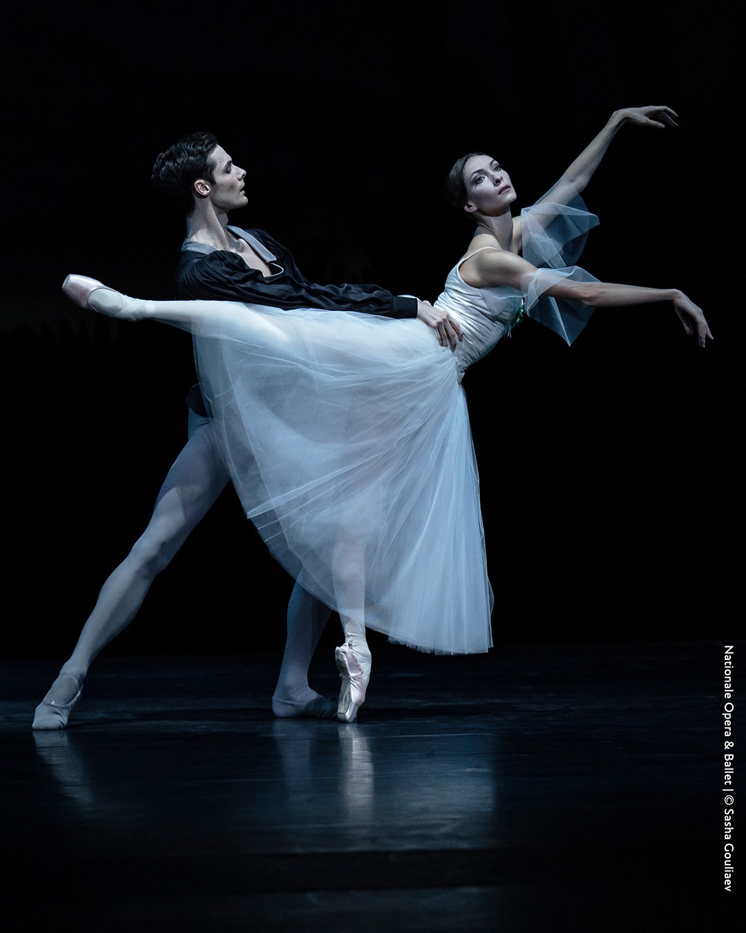 「オリガ・スミルノワのジゼル in cinema」ウクライナ侵攻に反対し祖国ロシアを離れたプリマがスクリーンに舞い戻る