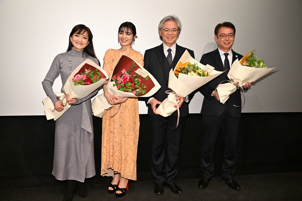 映画「カムイのうた」舞台挨拶　吉田美月喜、島田歌穂、菅原浩志監督が登壇
