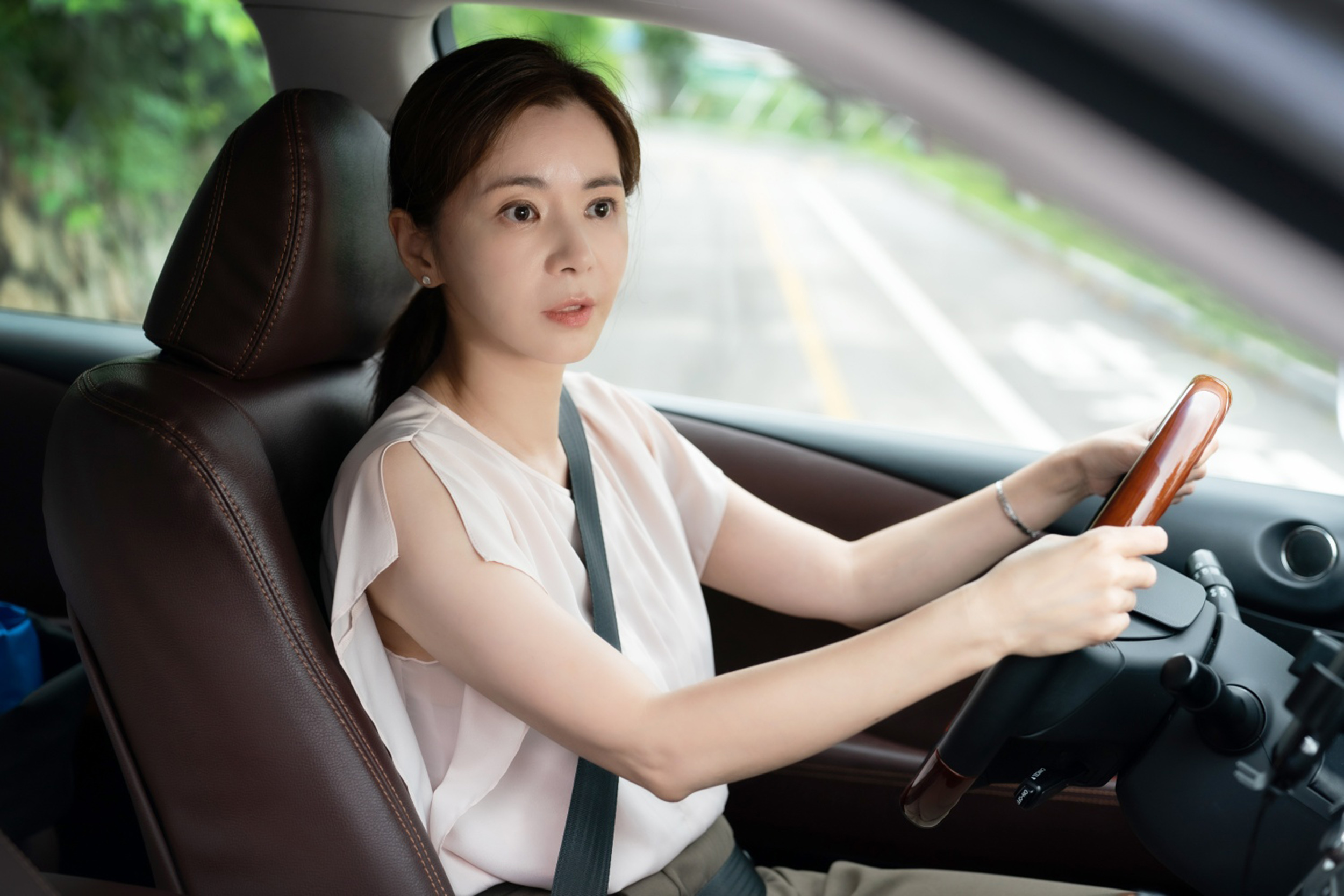 映画「毒親〈ドクチン〉」過剰な愛を受けて育った娘の闇を描く衝撃作
