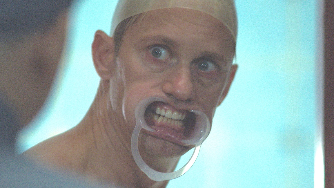 「インフィニティ・プール」鬼才ブランドン・クローネンバーグ監督の酒池肉林魑魅魍魎的なブランドン・ラビリンス
