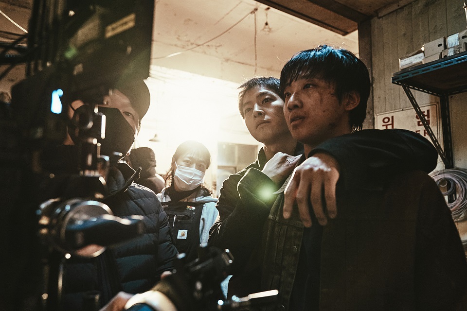  「このろくでもない世界で」ソン・ジュンギのオフィシャル・インタビュー＆コメント映像解禁
 