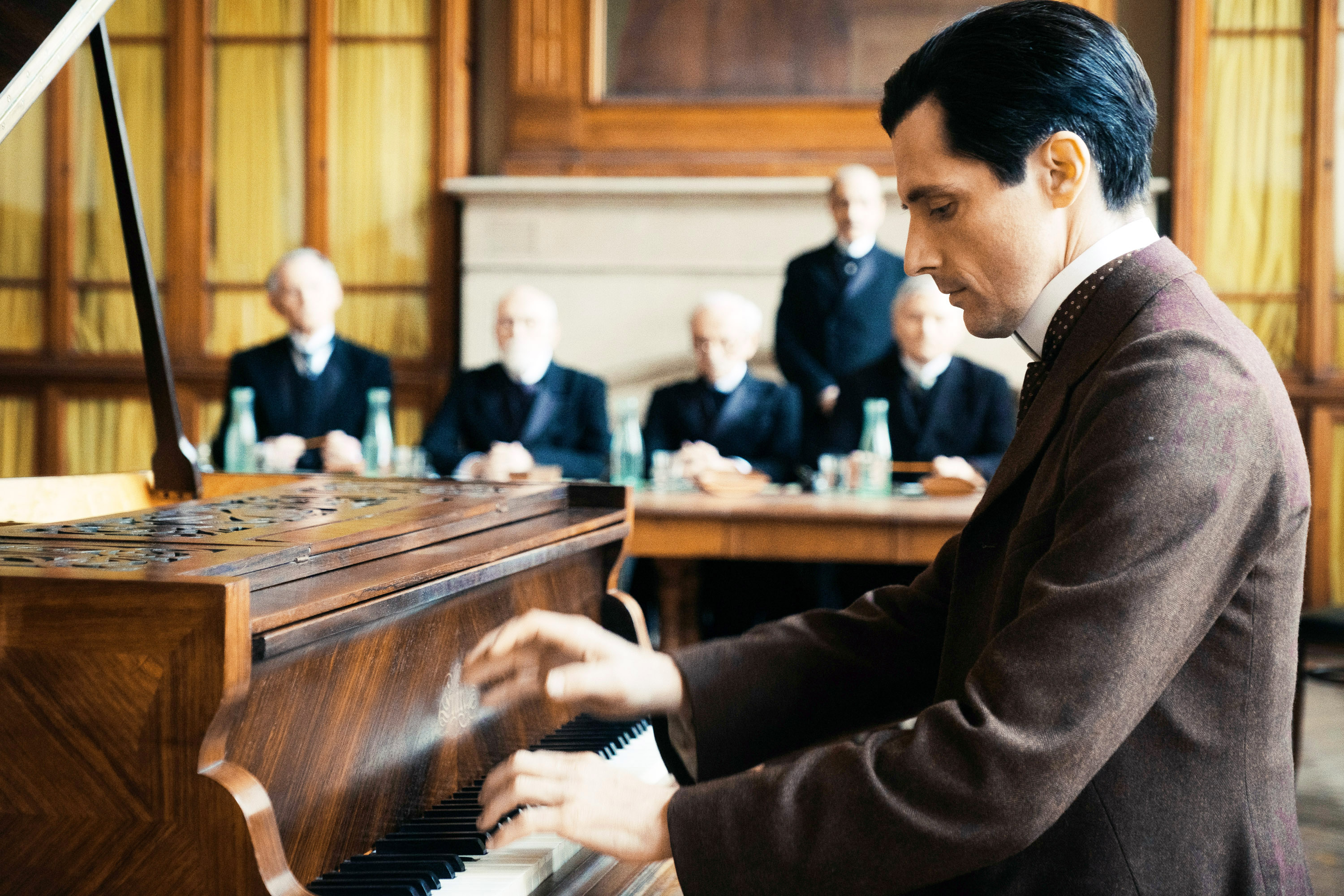 「ボレロ 永遠の旋律」 不朽の名曲「ボレロ」をめぐるラヴェルの栄光と懊悩