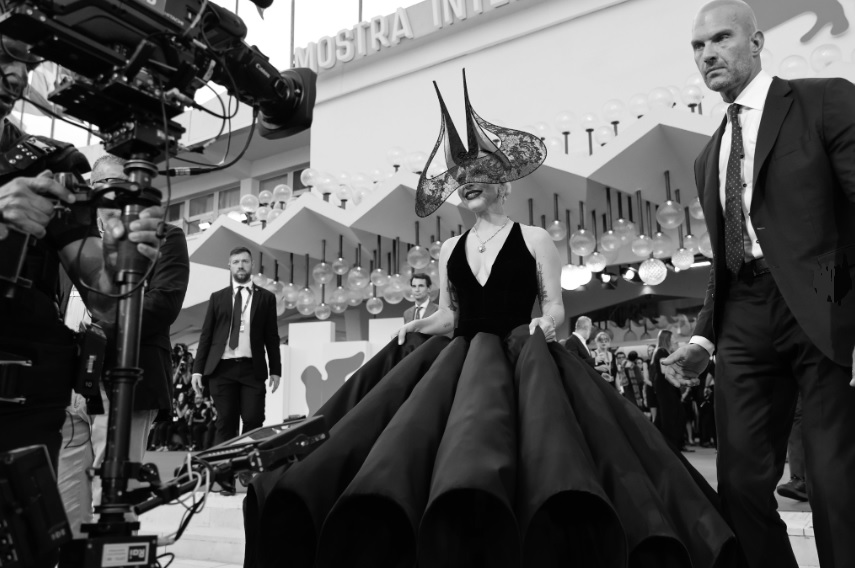 レディー・ガガ＆ホアキン・フェニックス、第81回ベネネチア国際映画祭「ジョーカー：フォリ・ア・ドゥ」のプレミアに登場