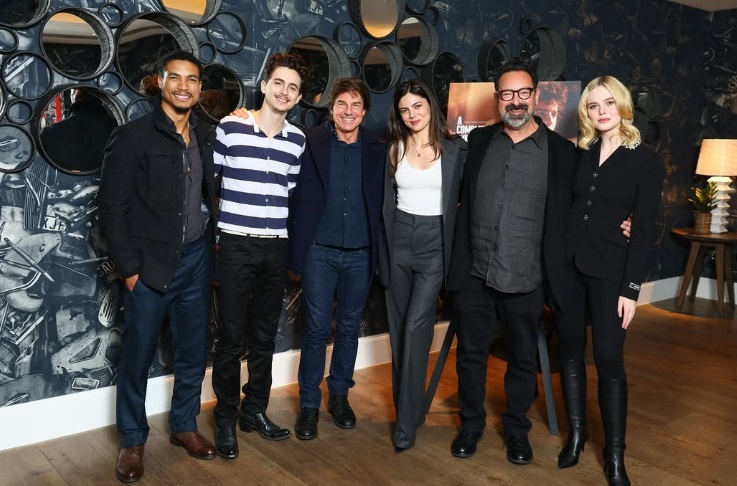 トム・クルーズ、ティモシー・シャラメの主演映画プレミアにサプライズ登場